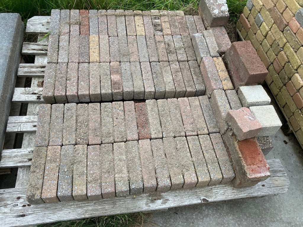 Gratis sierbestrating betonstenen 200x50 mix, Tuin en Terras, Tegels en Klinkers, Ophalen, Gebruikt, Klinkers, Minder dan 5 m²