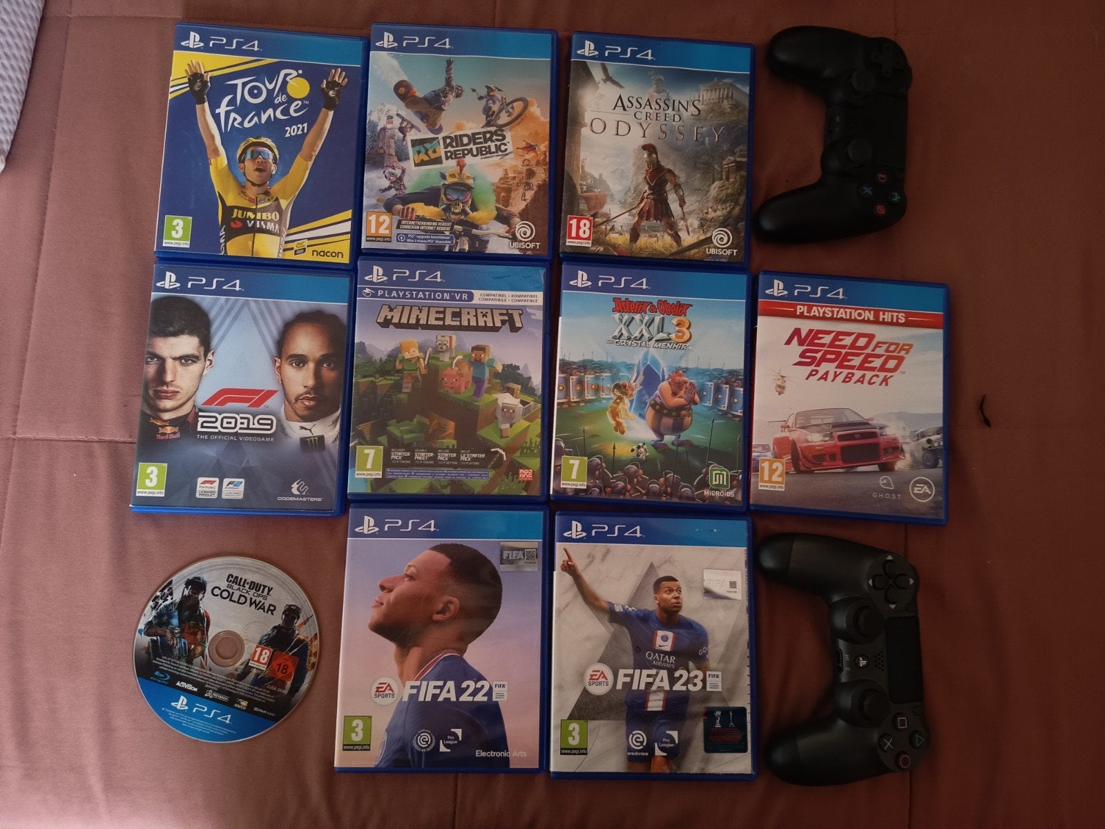 Set van 10 PS4 Games (o.a. Minecraft & AC) + 2 Controllers, Spelcomputers en Games, 3 spelers of meer, Ophalen of Verzenden, Zo goed als nieuw