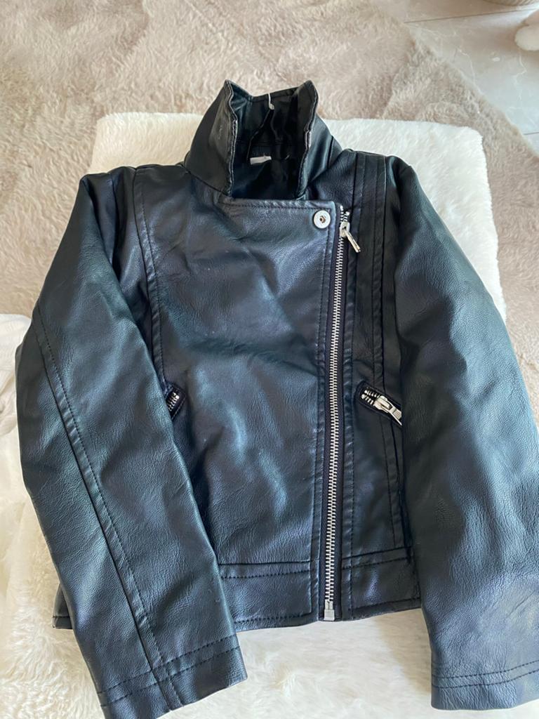 Stoere zwarte kinderjas maat 110/116, Ophalen of Verzenden