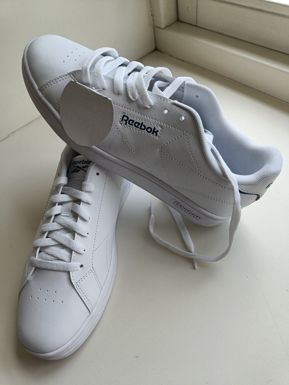Reebok mt 41 splinternieuw 🤍💙, Wit, Nieuw, Ophalen of Verzenden, Sneakers of Gympen