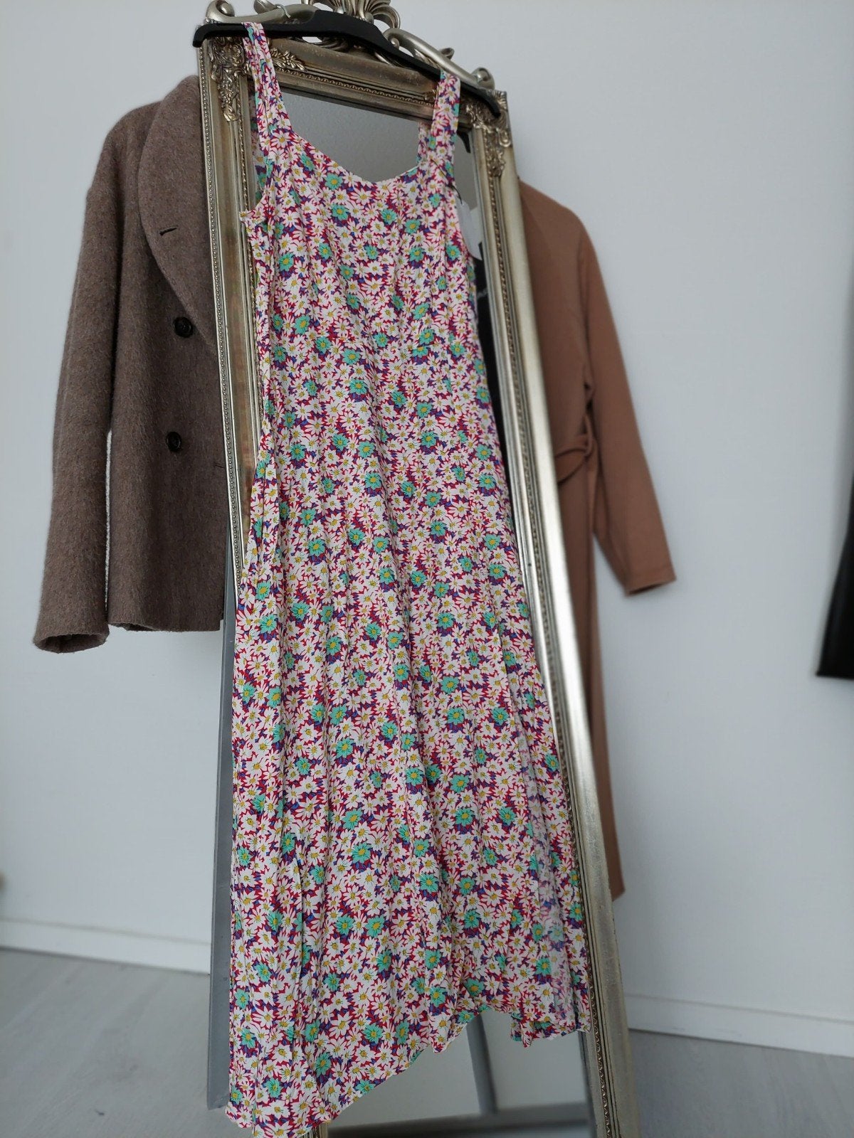 Rood wit midi jurk met bloemenprint maat S M, Maat 38/40 (M), Verzenden, Zo goed als nieuw, Rood