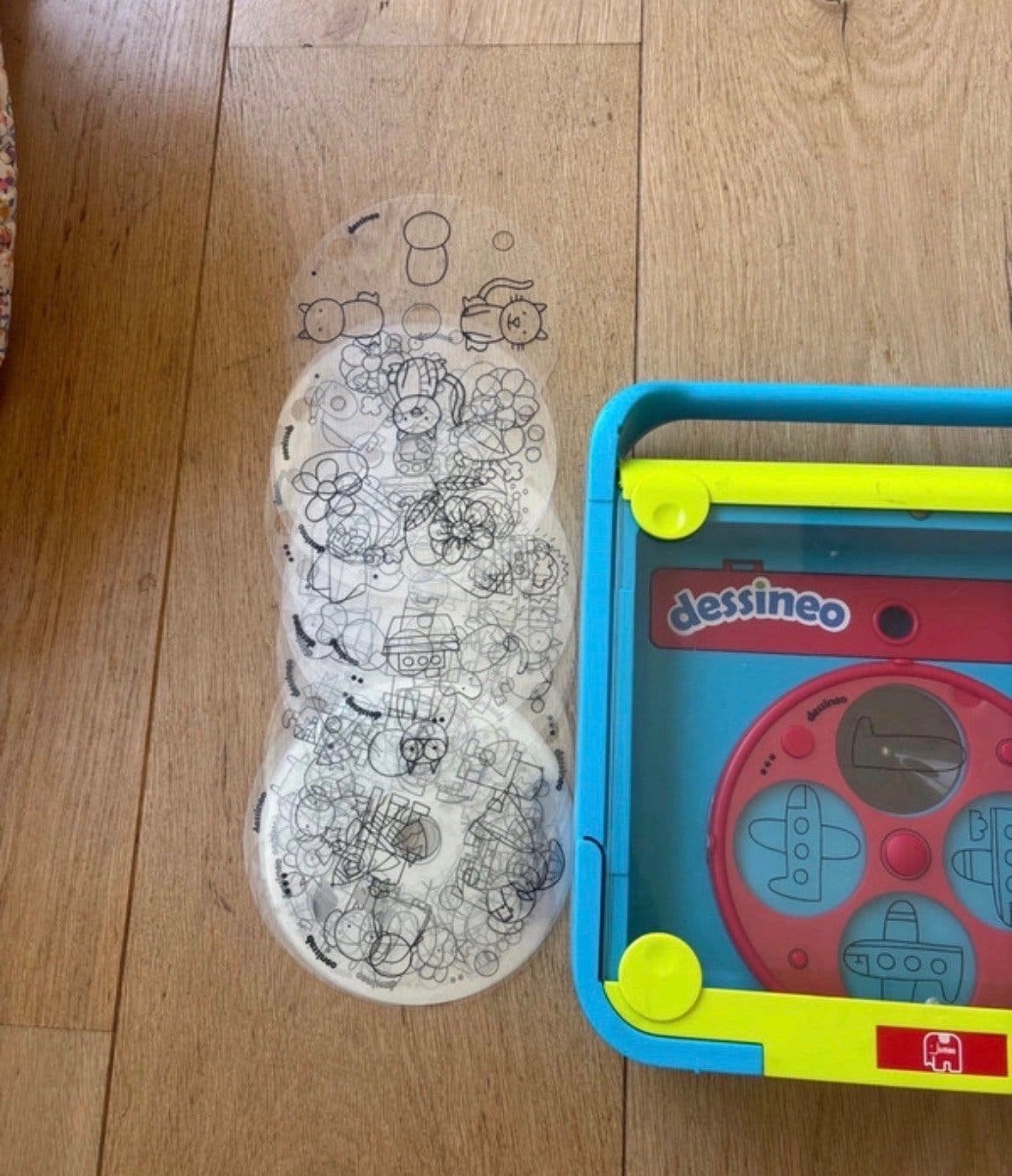 Dessineo Tekenprojector met sjablonen, Ophalen of Verzenden, Gebruikt, Knutselen, Met licht