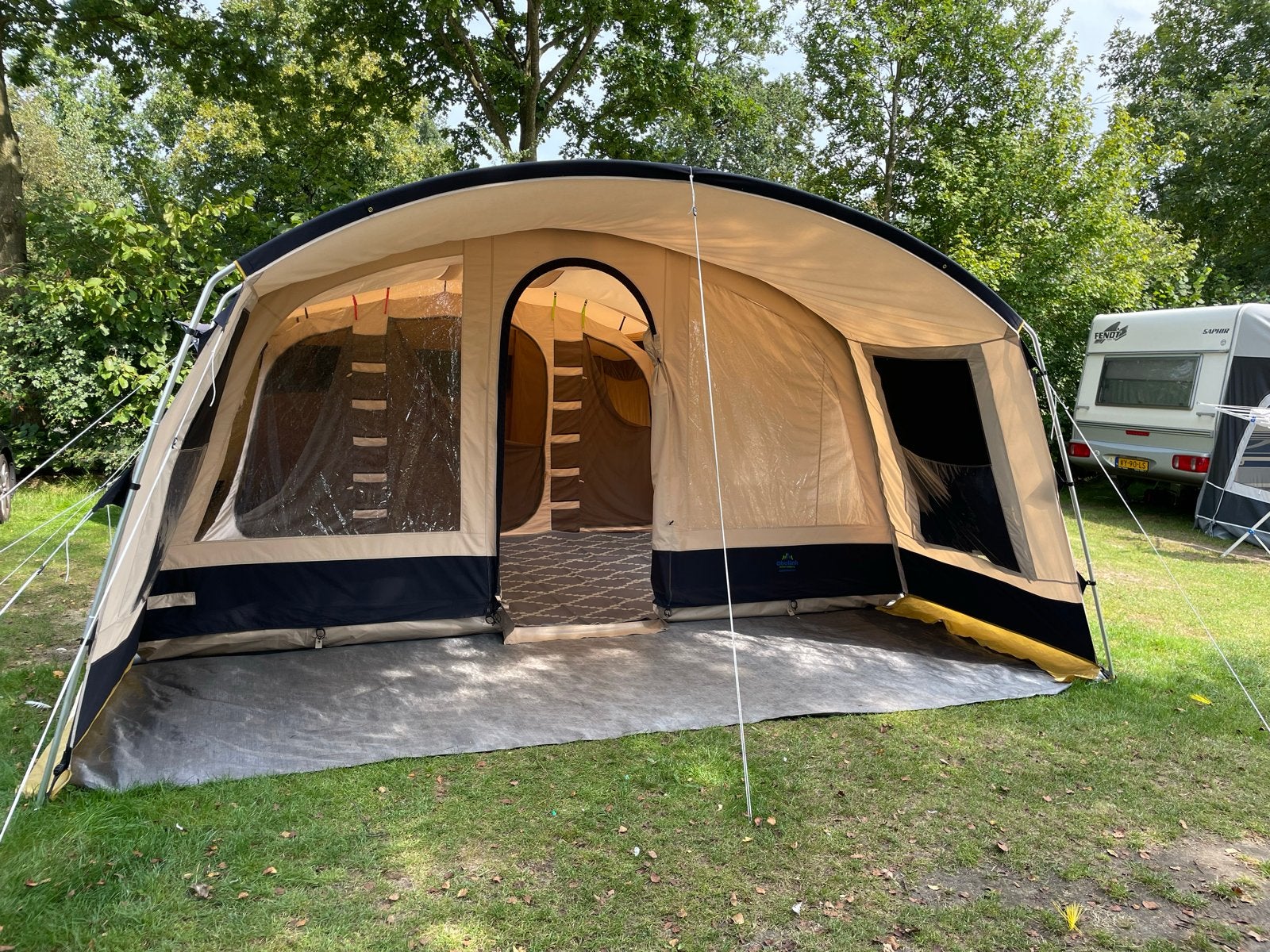 Amazonas 600 tunneltent met tentkleed, Caravans en Kamperen, Tenten, Ophalen, Gebruikt, Tot en met 6
