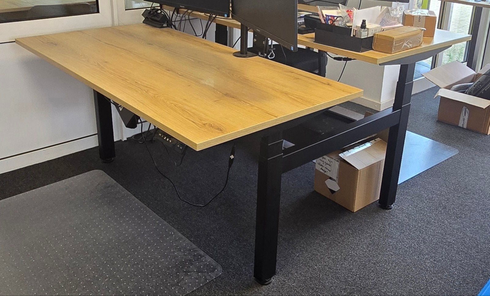 2 Elektrisch Zit-sta Bureau - Modern en Ergonomisch, Ophalen, Zit-sta bureau, 160 cm, Hout