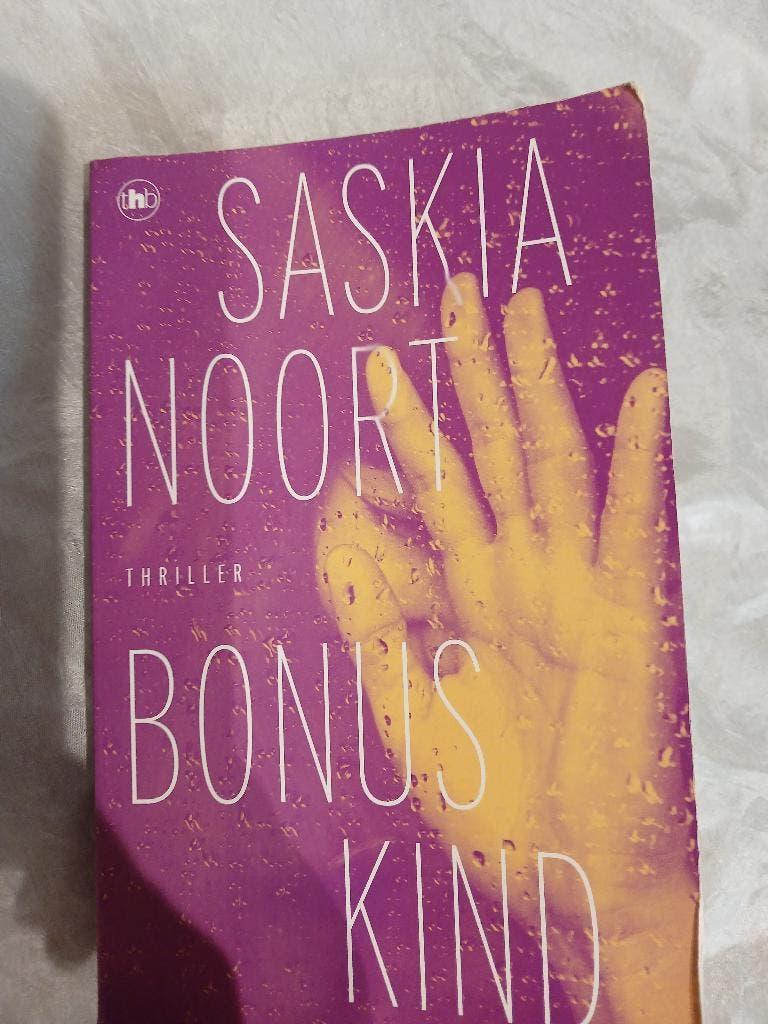 thriller Saskia Noort Bonuskind, Gelezen, Saskia Noort, Ophalen of Verzenden, Nederland