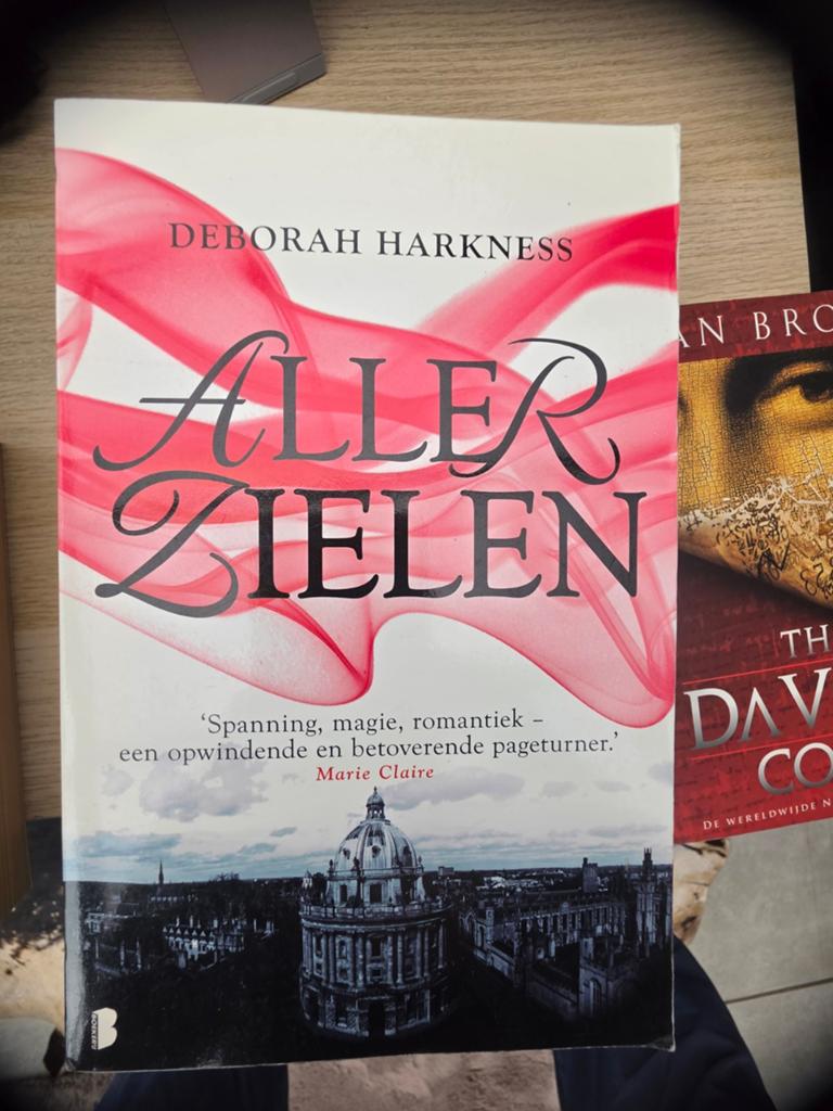 Aller Zielen - Deborah Harkness (Fantasy/Romantiek), Boeken, Ophalen of Verzenden, Gelezen, Deborah Harkness, Nederland