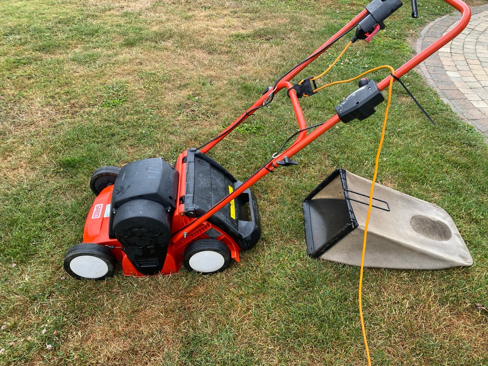 Sabo 31-EL Elektrische verticuteer machine met Opvangzak, Ophalen, Gebruikt, Elektrisch