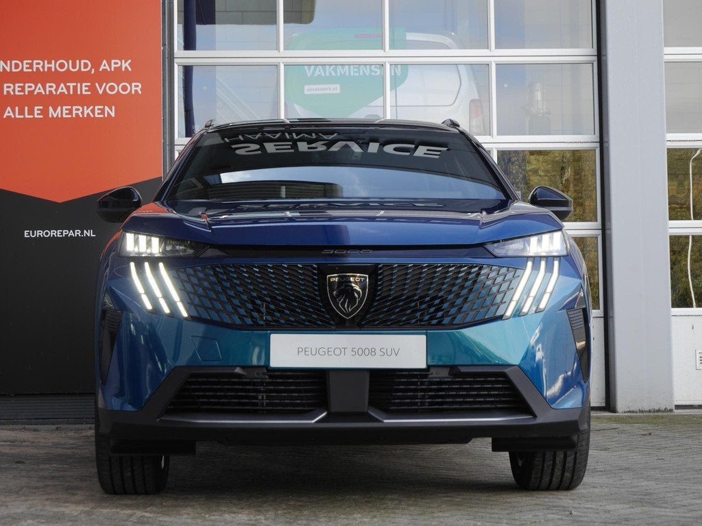 Peugeot 5008 1.2 Hybrid 136 GT 7p | Nieuwe auto | Panorama d, Auto's, Peugeot, 145 pk, 1199 cc, Blauw, 7 stoelen