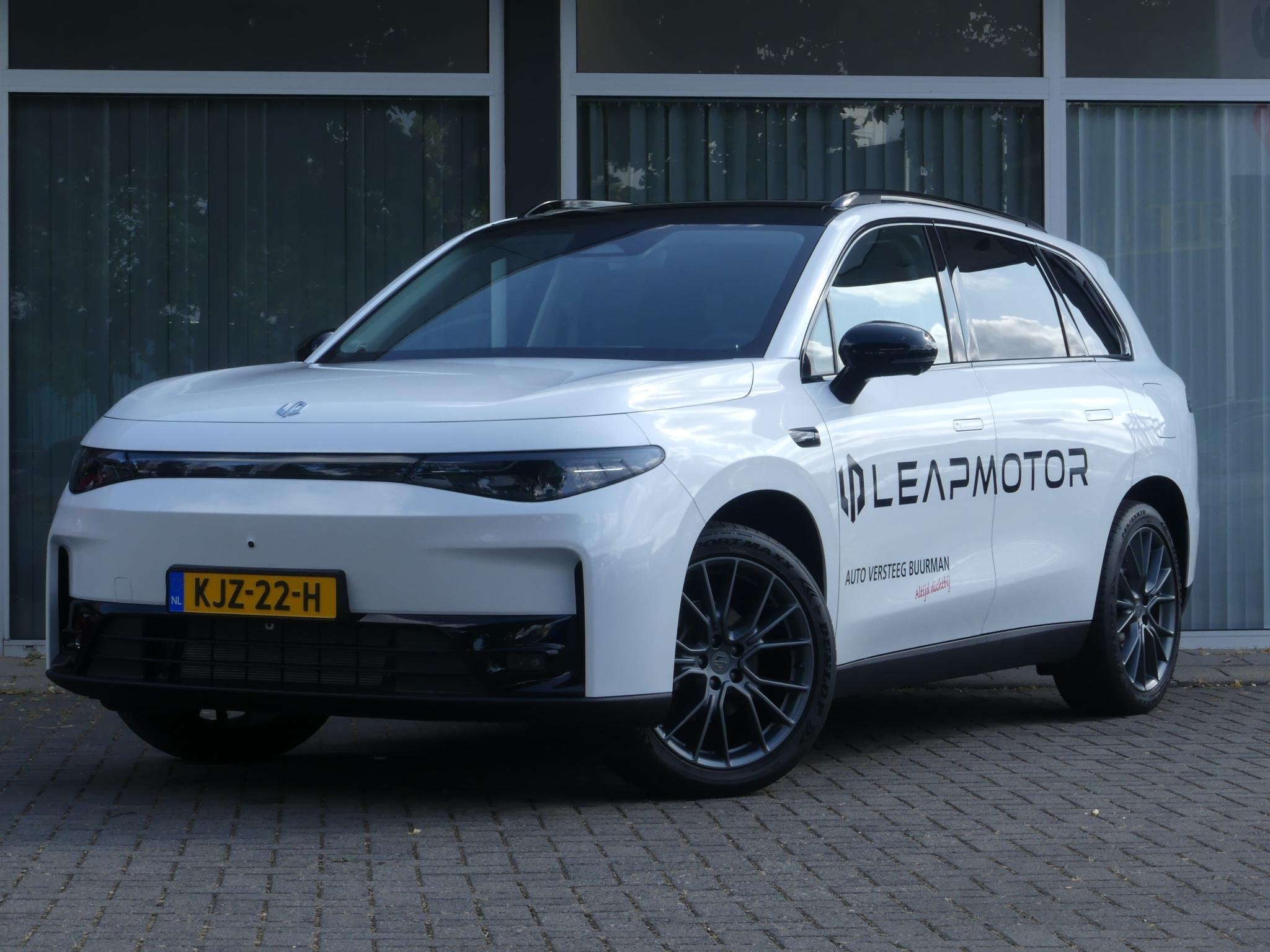 Leapmotor C10 REEV Design 28.4 kWh 215PK Automaat Navigatie,, Automaat, 12 maanden, Zwart, 4 cilinders
