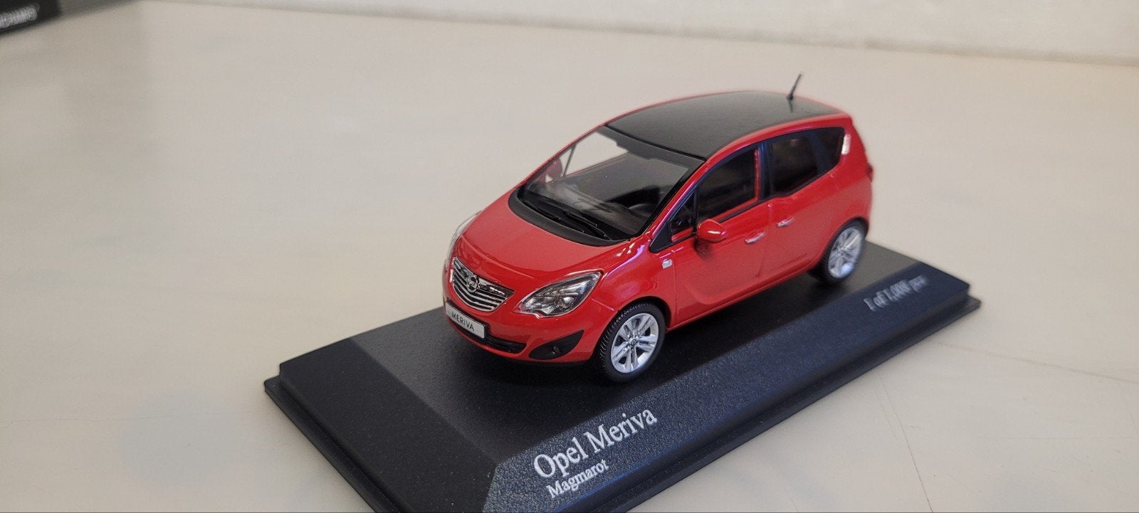 Minichamps 2011 Opel Meriva  rood, Ophalen of Verzenden, Nieuw, Auto, MiniChamps