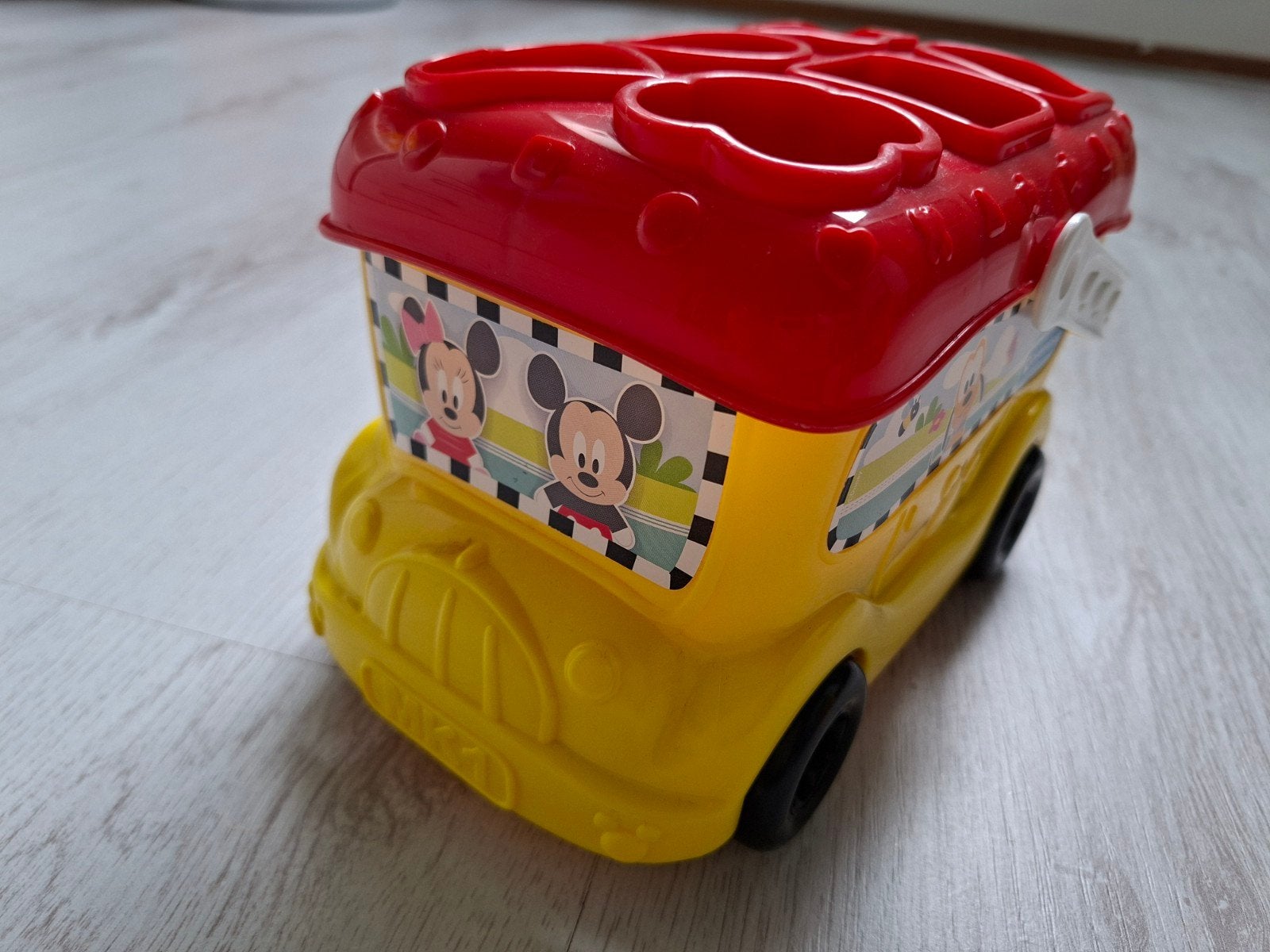 Disney vormenstoof bus met Mickey en Minnie, Kinderen en Baby's, Ophalen of Verzenden, Gebruikt, Overige typen, Met wieltjes