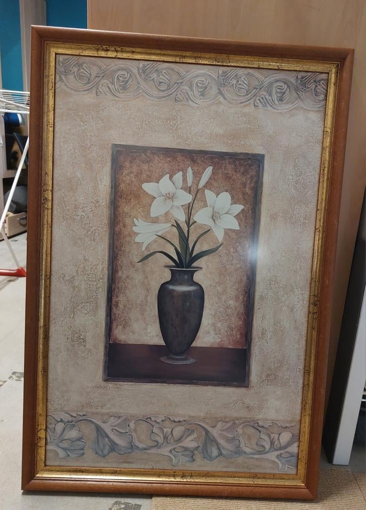 Schilderij met witte lelies in vaas, ingelijst door Cadre, Ophalen