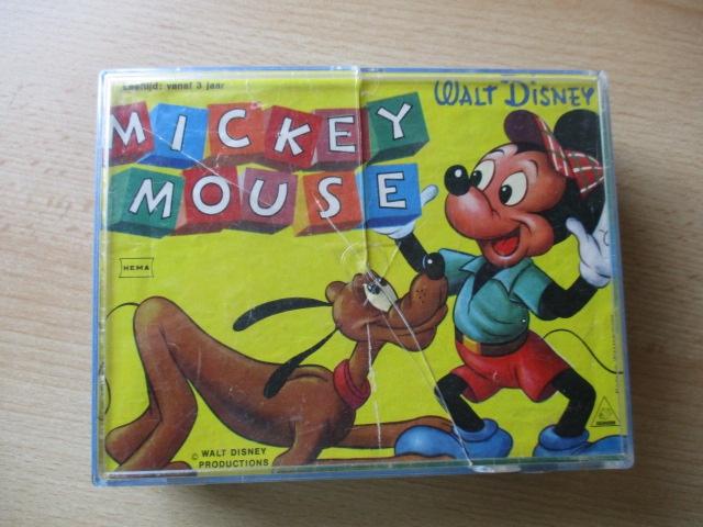 Disney Mickey Mouse blokkendoos  Hema  oud!  met voorbeeldve, Verzamelen, Ophalen of Verzenden, Overige figuren, Gebruikt, Beeldje of Figuurtje