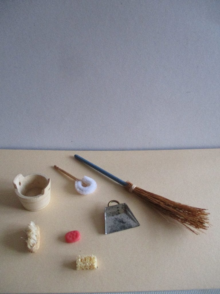 poppenhuis schoonmaak set, Ophalen of Verzenden, Zo goed als nieuw, Decoratie