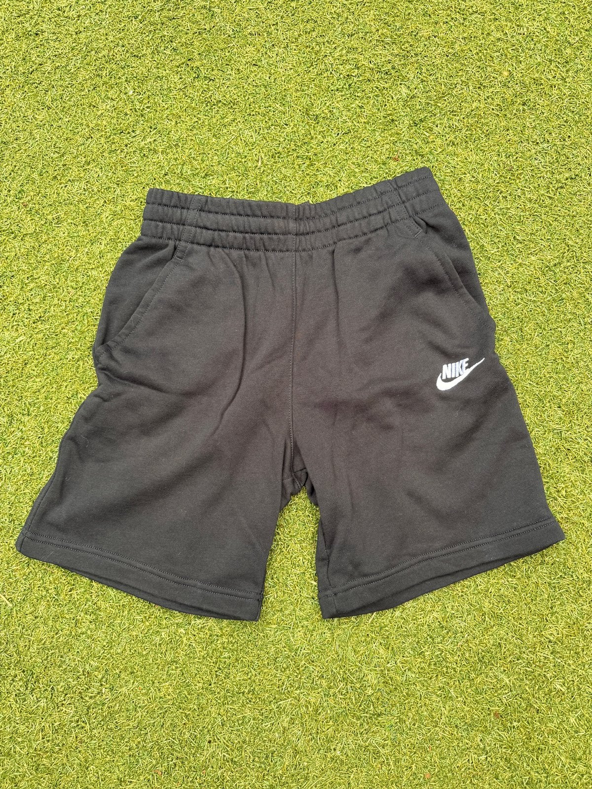 Nike short kinderen zwart maat 137-147, Ophalen of Verzenden, Zo goed als nieuw, Jongen of Meisje, Broek
