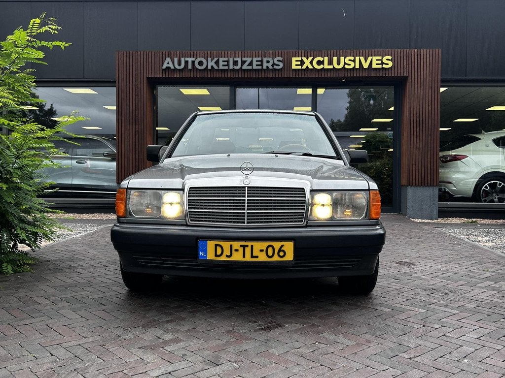 Mercedes-Benz 190-serie 1.8 E Basic automaat, Auto's, Mercedes-Benz, Gebruikt, 4 cilinders, 49 €/maand, Bedrijf