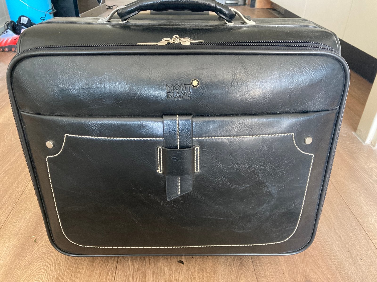Mont Blanc handbagagekoffer in nieuwstaat, Wieltjes, 45 tot 55 cm, Ophalen of Verzenden, Zo goed als nieuw