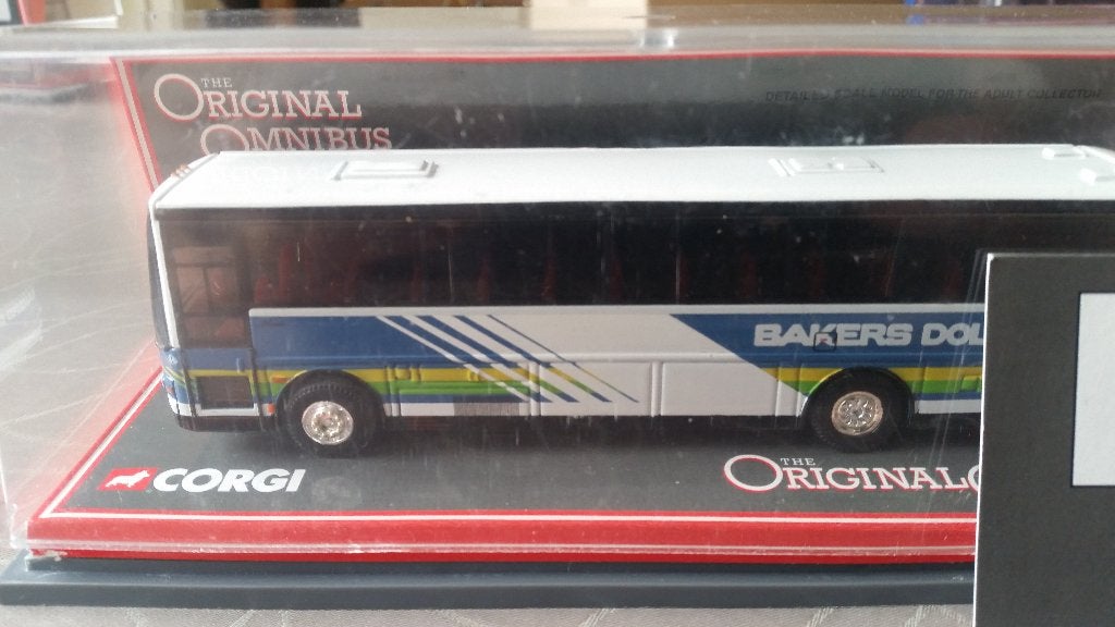 Corgi 42706 Van Hool Volvo B10M Alizee "BAKERS DOLPHIN", Ophalen of Verzenden, Zo goed als nieuw, Bus of Vrachtwagen