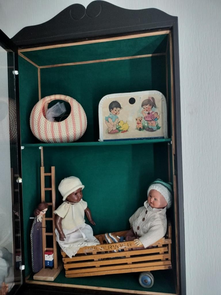 Oude  Vitrinekastje zonder spullen, Ophalen of Verzenden
