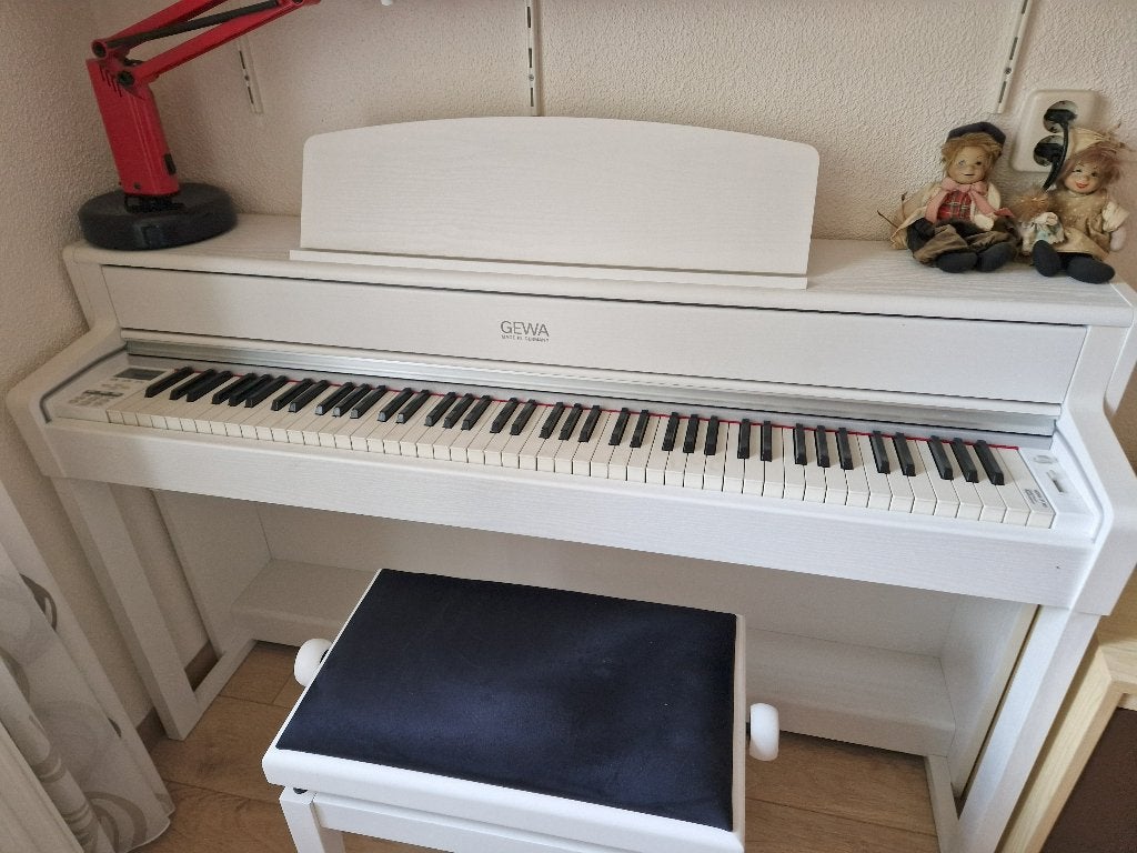 Bargain!! GEWA UP 385 digitale piano met gratis piano stoel, Ophalen, Wit, Zo goed als nieuw, Piano