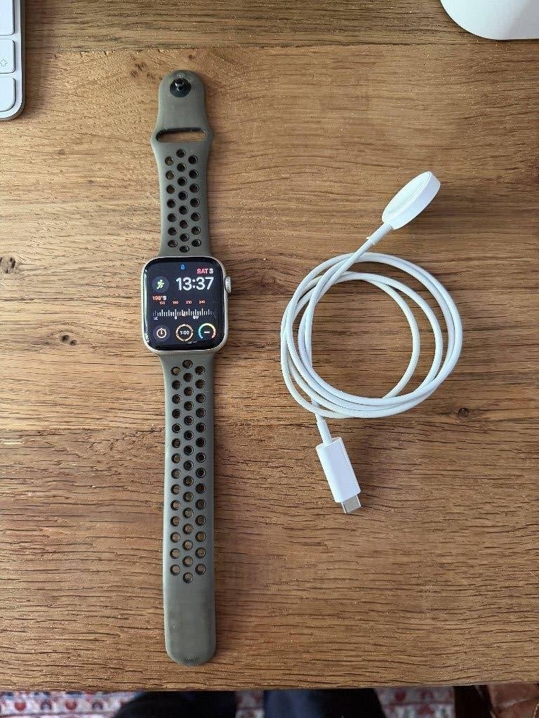 Apple Watch SE (GPS) 2nd Generation 44mm - Aluminium, Apple Watch ⌚️, IOS, Ophalen of Verzenden, Zo goed als nieuw
