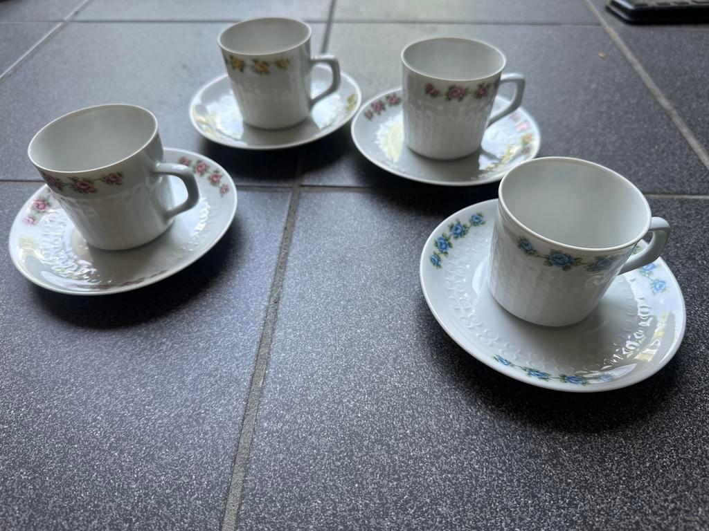 Tirschenreuth, 4x kop en schotel en 1 losse schotel, Antiek en Kunst, Ophalen of Verzenden