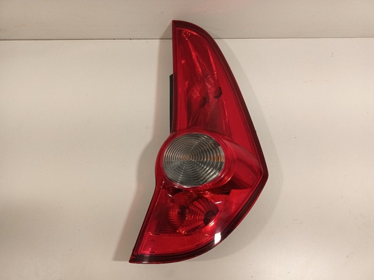 Achterlicht carrosserie rechts Opel Agila, Onderdelen@venauto.nl, Van der Ven Autorecycling B.V., Gebruikt, Ettenseweg 76, 4706 PB Roosendaal, The Netherlands