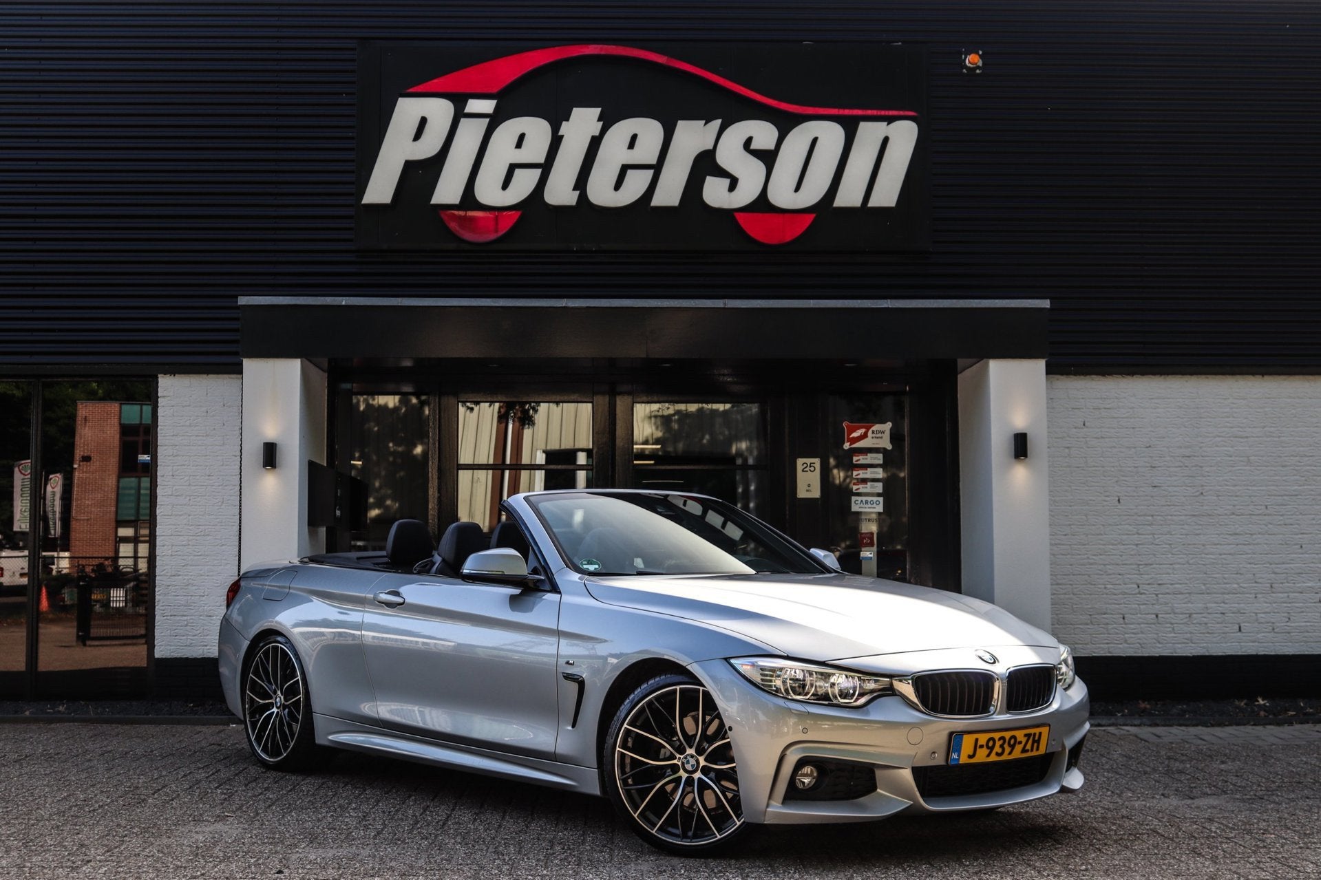 BMW 4-serie Cabrio 428i M-Pakket MEMORY HUD 360 CAMERA, Auto's, Automaat, 745 kg, Gebruikt, Cabriolet
