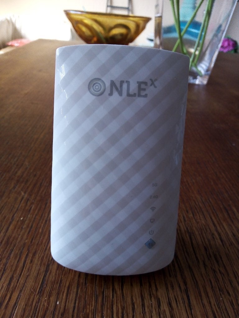 TP link NLE RE 200 wifi repeater 750 MBPS, Ophalen of Verzenden, Zo goed als nieuw, TP Link