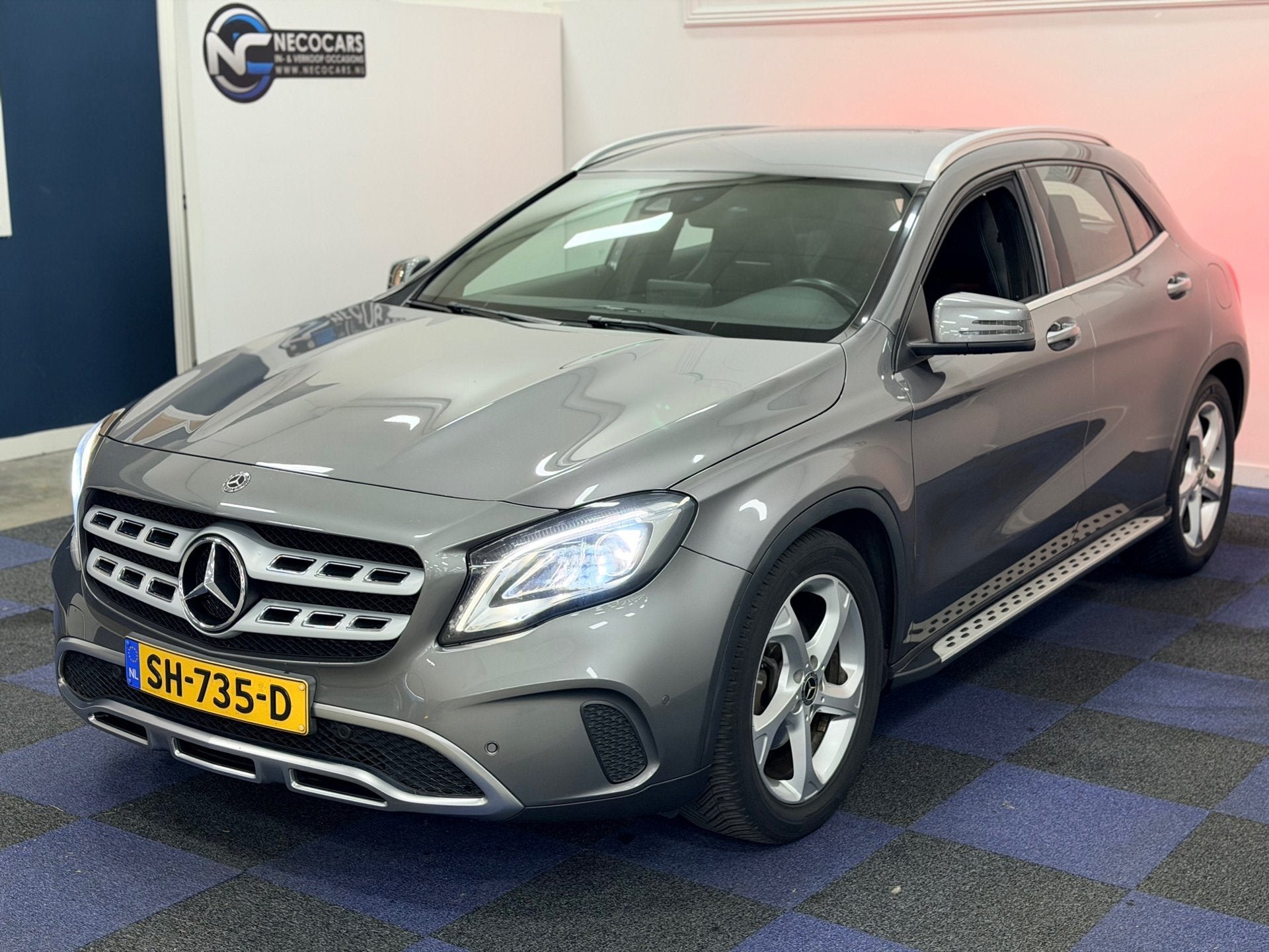 Mercedes-Benz GLA-klasse 180 Premium Plus / AUTOMAAT / NAP /, Dealer onderhouden, Automatische klimaatregeling, Gebruikt, Euro 6