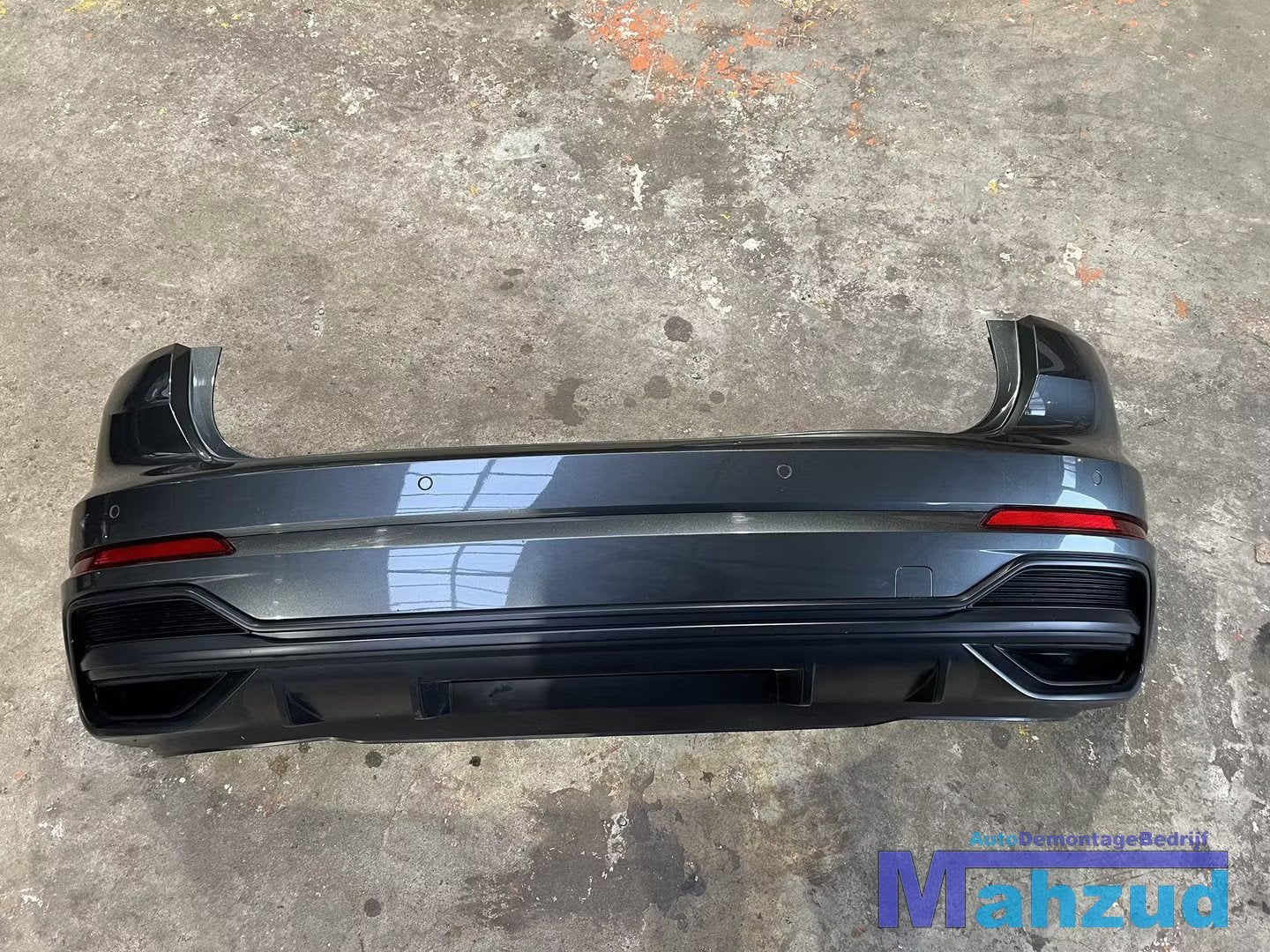 AUDI Q3 Grijs achterbumper 2019+, Gebruikt, AUDI AG, Auto-Union-Strasse 1
85045  Ingolstadt, DE, Bumper