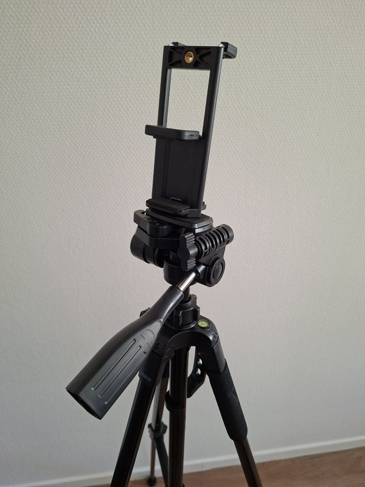 LAB31 Tripod (60-170cm) met Smartphone/Tablet Houder, Ophalen, Nieuw, Driepoot