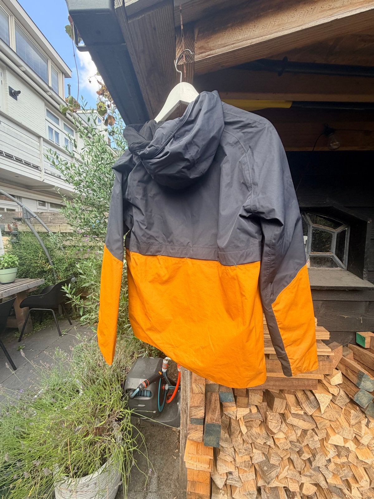 Quechua Regenjas - Maat 161-172 cm (14-15 jaar), Ophalen of Verzenden, Gedragen, Overige maten, Oranje