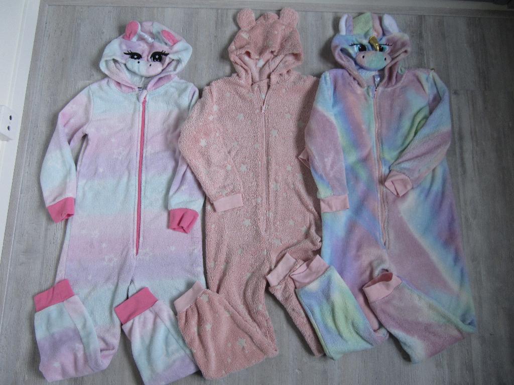 Onesie 122/128 meisje, Kinderen en Baby's, Carnavalskleding en Verkleedspullen, Ophalen, Gebruikt, 122 t/m 128, Meisje