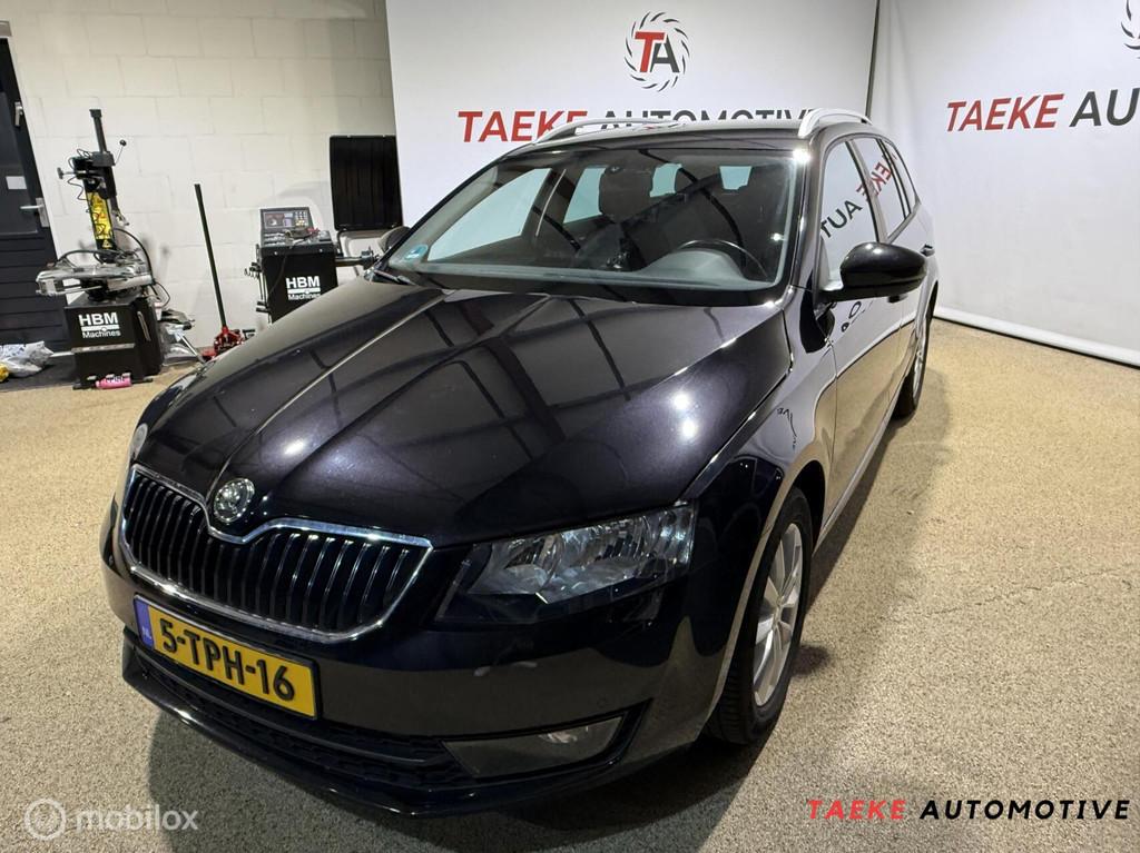 Skoda Octavia Combi 1.4 TSI Greentech Elegance AUT/Clima/Nap, Auto's, Skoda, Euro 5, Stof, Gebruikt, 4 cilinders