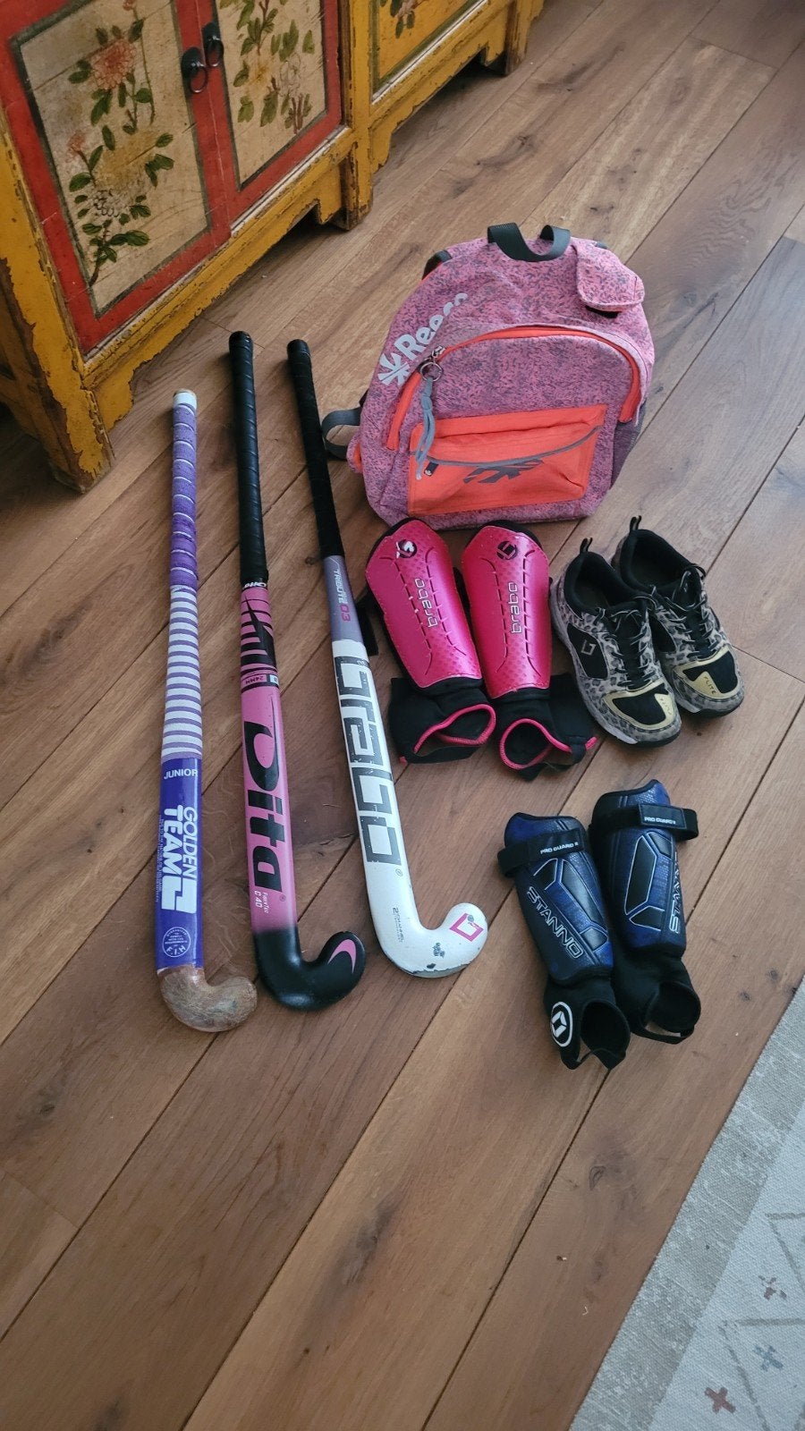 Complete Hockeyuitrusting: 3 hockeysticks, schoenen & Tas, Ophalen of Verzenden, Gebruikt, Tas