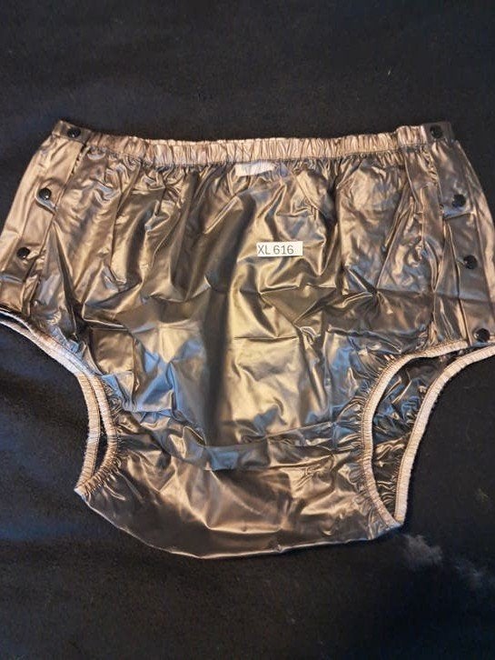 Nieuw plastic broekje - XL 616, Verzenden, Overige kleuren, Broekje of Short