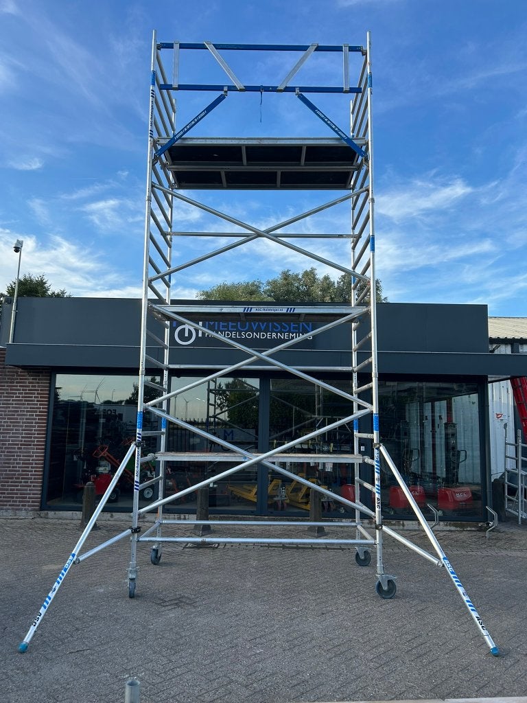 ASC rolsteiger/rol steiger 135x250CM 8.2M werkhoogte, Ophalen, Gebruikt, Rolsteiger of Kamersteiger, Minder dan 2 meter