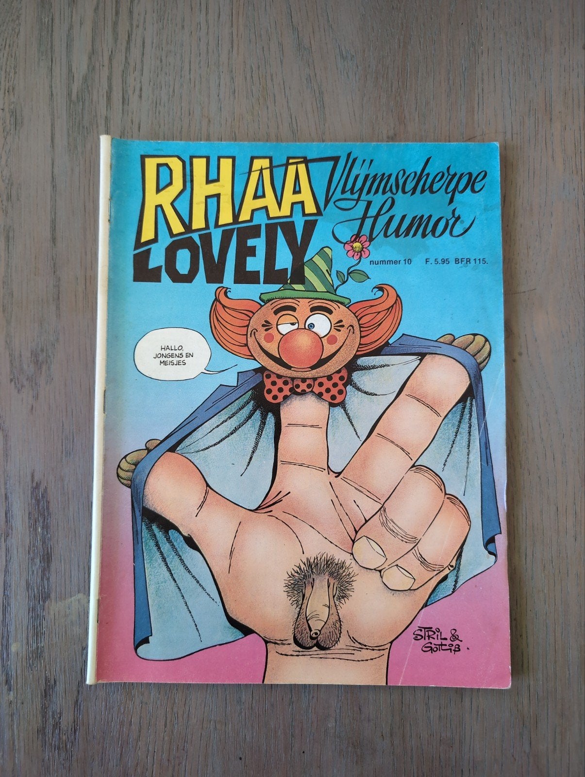 Rhaa Lovely nummer 10 - Vlijmscherpe Humor, Boeken, Stripboeken, Eén stripboek, Ophalen of Verzenden, Gelezen, J.R.L. & Spira