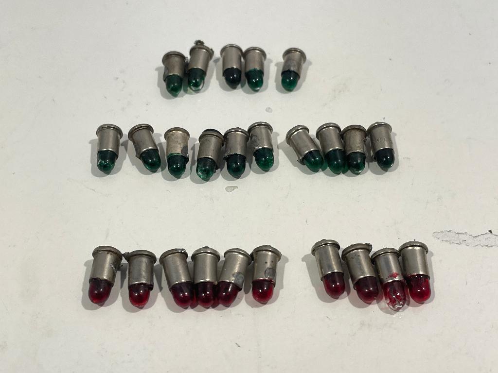 25x Marklin gloeilamp rood/groen, 16V, Hobby en Vrije tijd, Modeltreinen | H0, Wisselstroom, Overige typen, Ophalen of Verzenden