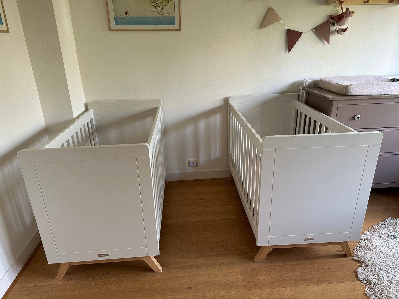 2x Bobita Fenna ledikant baby 120x60 wit naturel, Ophalen, Gebruikt, Ledikant