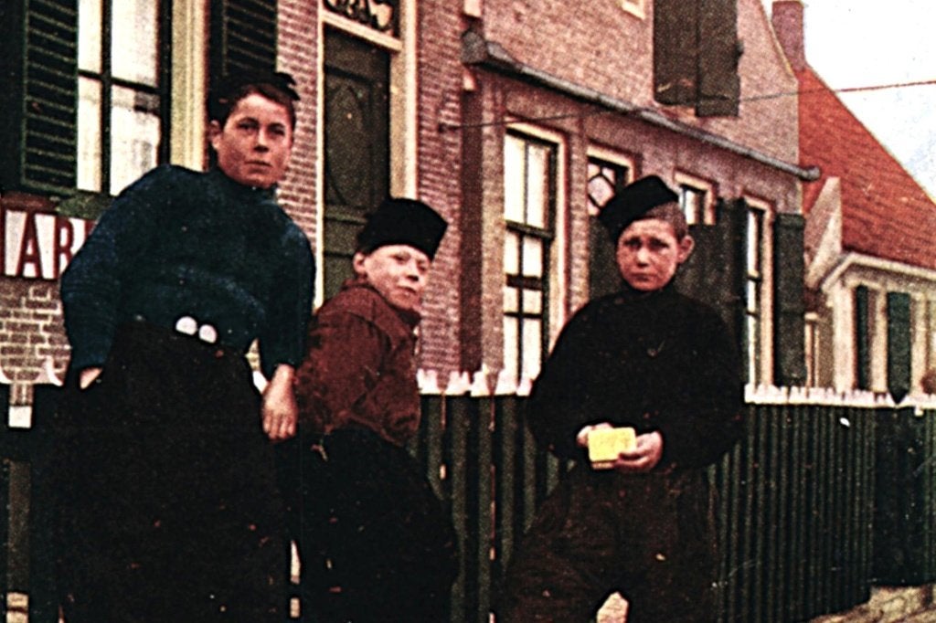 936225 Urk Klederdracht Jongens  Reclame Bensdorp cacao, Verzamelen, Ophalen of Verzenden, Voor 1920, Ongelopen, Flevoland