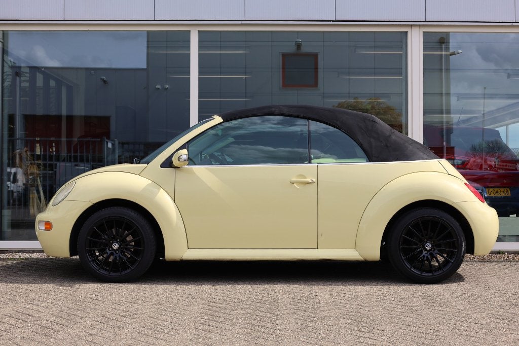 Volkswagen Beetle Cabriolet 1.4 Geel 2004 met werk, Auto's, Voorwielaandrijving, Stof, 74 pk, 4 cilinders