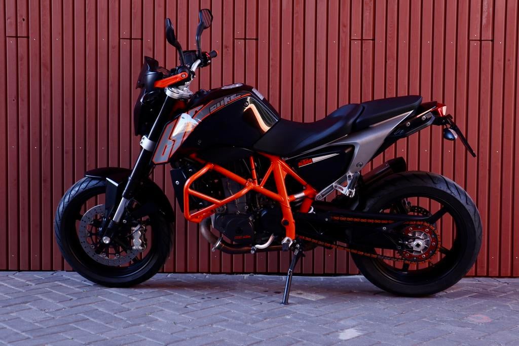 KTM Duke 690 | Vol Opties | Akrapovic | Lage Kilometerstand, Motoren, Motoren | KTM, Motorrijbewijs A, Gebruikt, Handgeschakeld