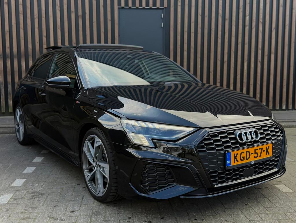 Audi A3 35 Tfsi 150pk S-tronic 2021 Zwart, Auto's, 1498 cc, 1295 kg, 4 cilinders, Zwart