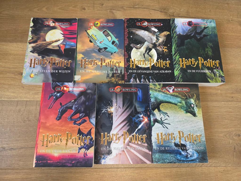 Harry Potter boeken - Nederlandstalig - 7 stuks, Boeken, Ophalen of Verzenden, Gelezen
