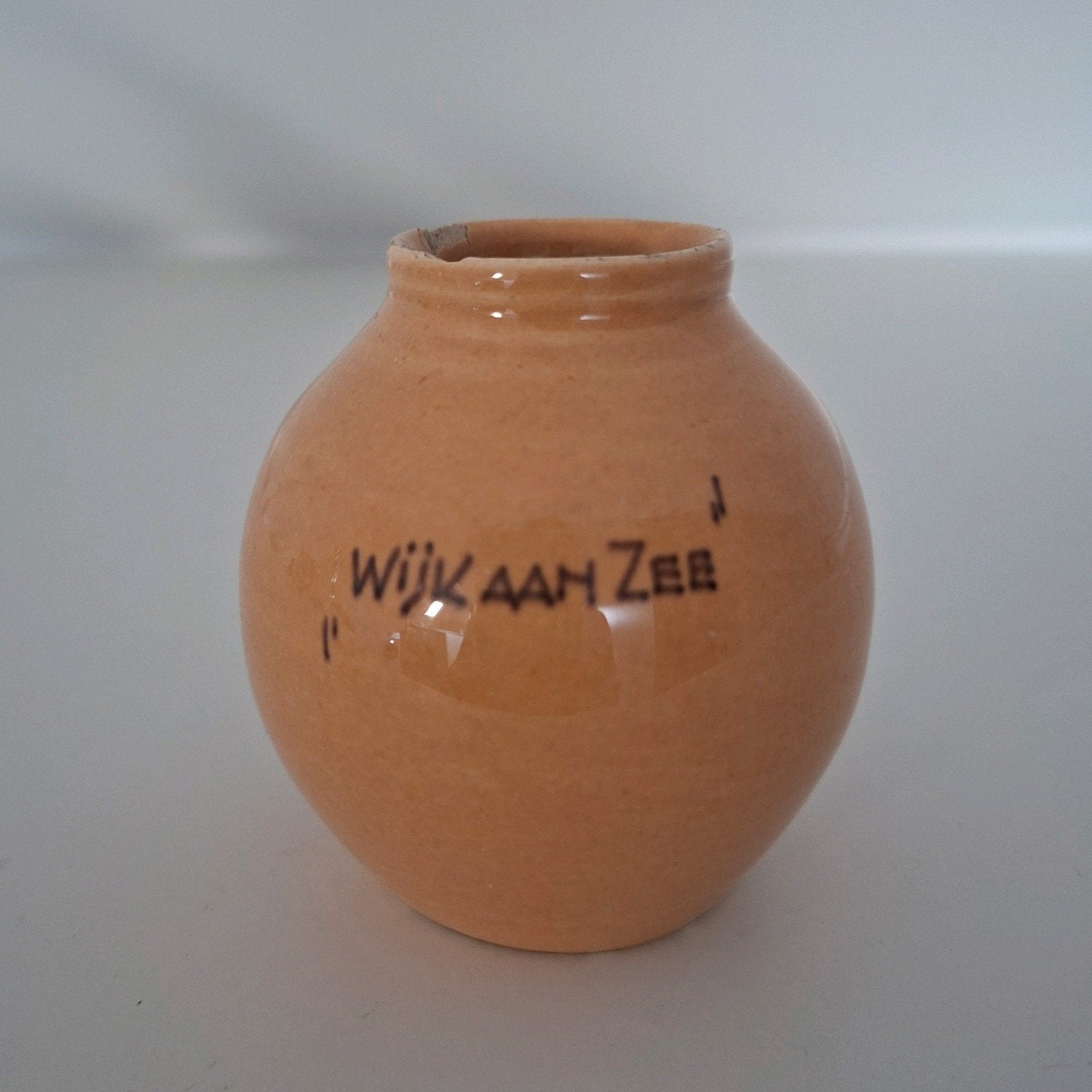 Souvenir vaasje Wijk aan Zee - Vintage keramiek, Antiek en Kunst, Antiek | Vazen, Ophalen of Verzenden