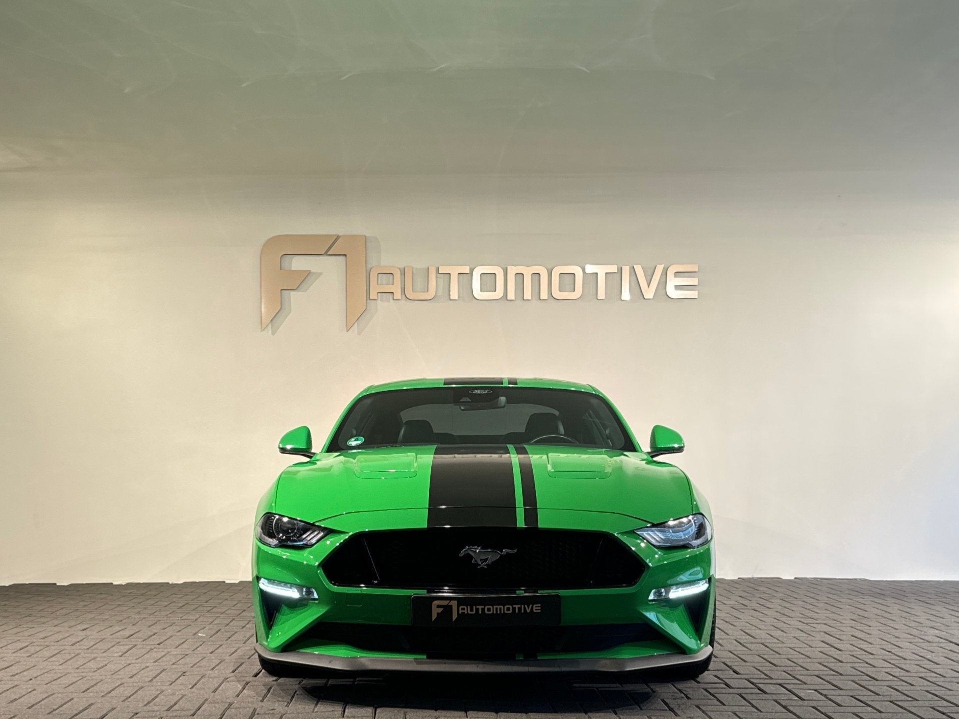 Ford Mustang Fastback 5.0 V8 GT Stoelverwarming |Stoelventil, Auto's, Automaat, Gebruikt, 4 stoelen, Bedrijf
