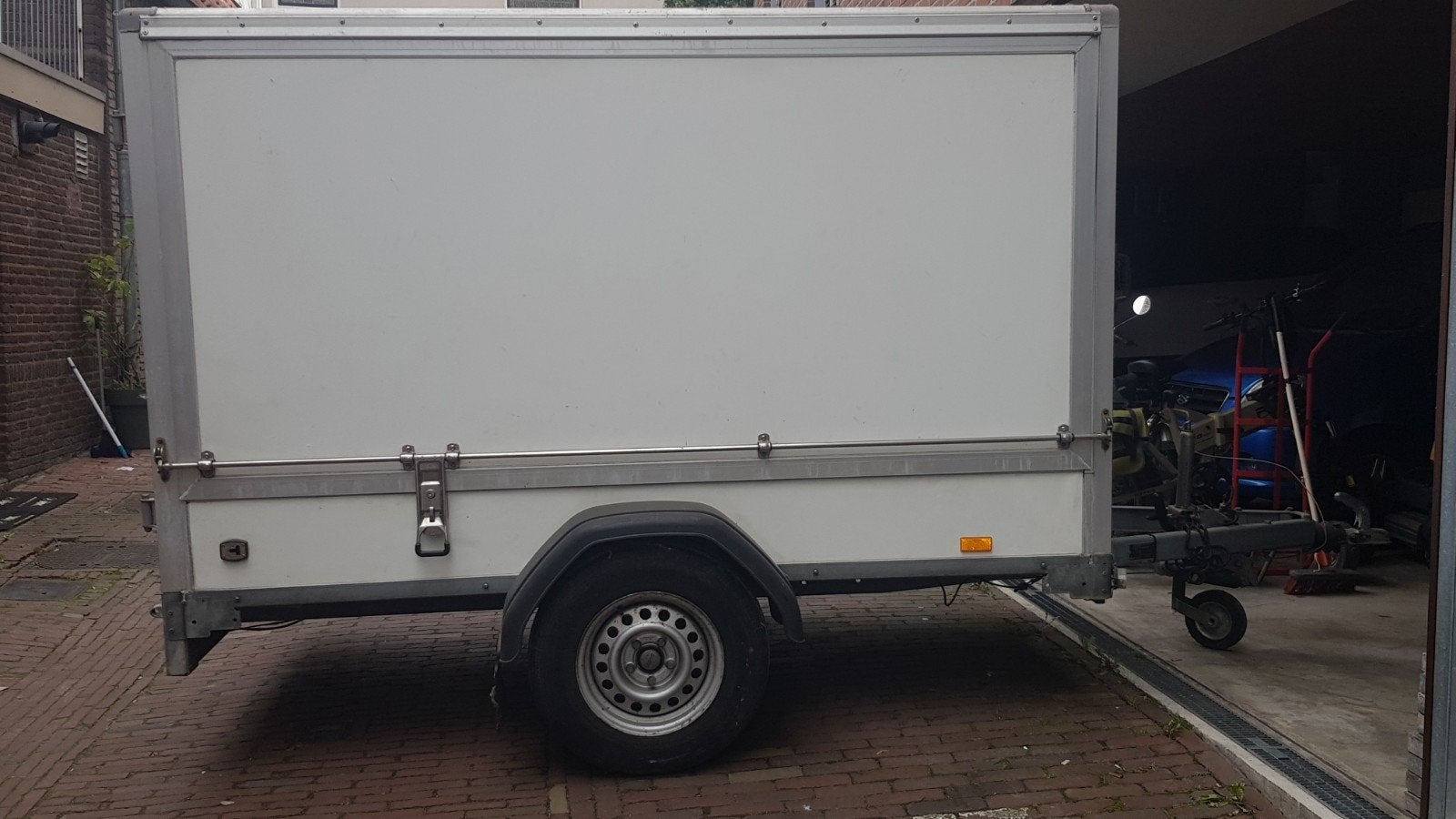 Gesloten aanhangwagen met zijklep en achterdeuren en zijdeur, Auto diversen, Ophalen, Gebruikt