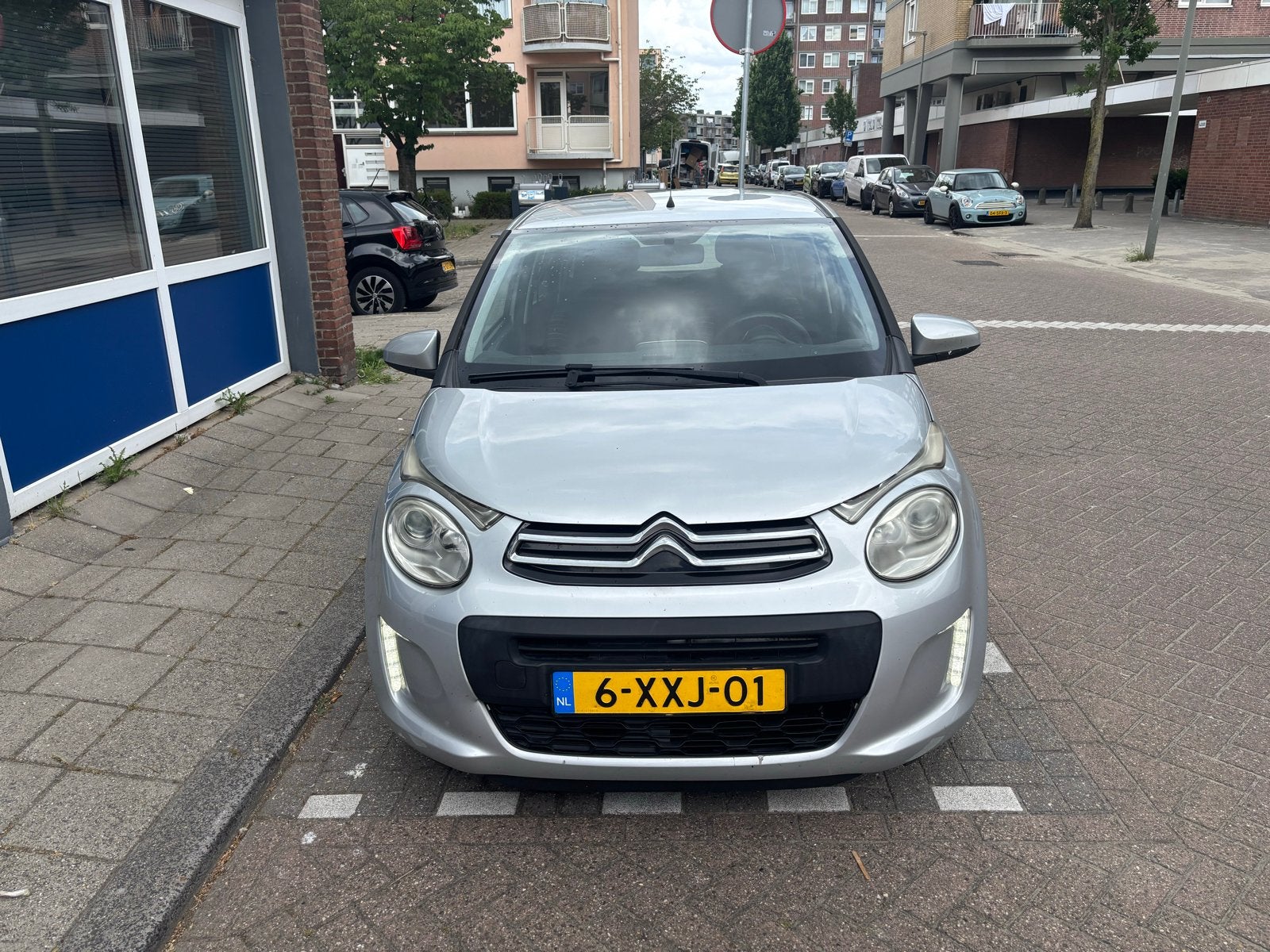 Citroën C1 1.0 E-vti 68 5-DRS 2014 Grijs, Auto's, Citroën, Voorwielaandrijving, Stof, 31 €/maand, C1